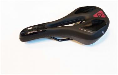 P�nsk� sedlo DDK s d�rou